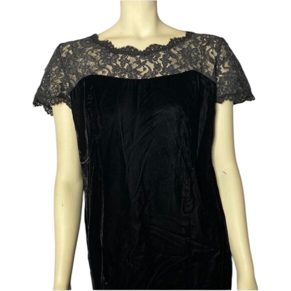 1960s Black Velvet Cocktail Dress with Lace Illusion Neckline – Unbranded large - Picture 6 of 13